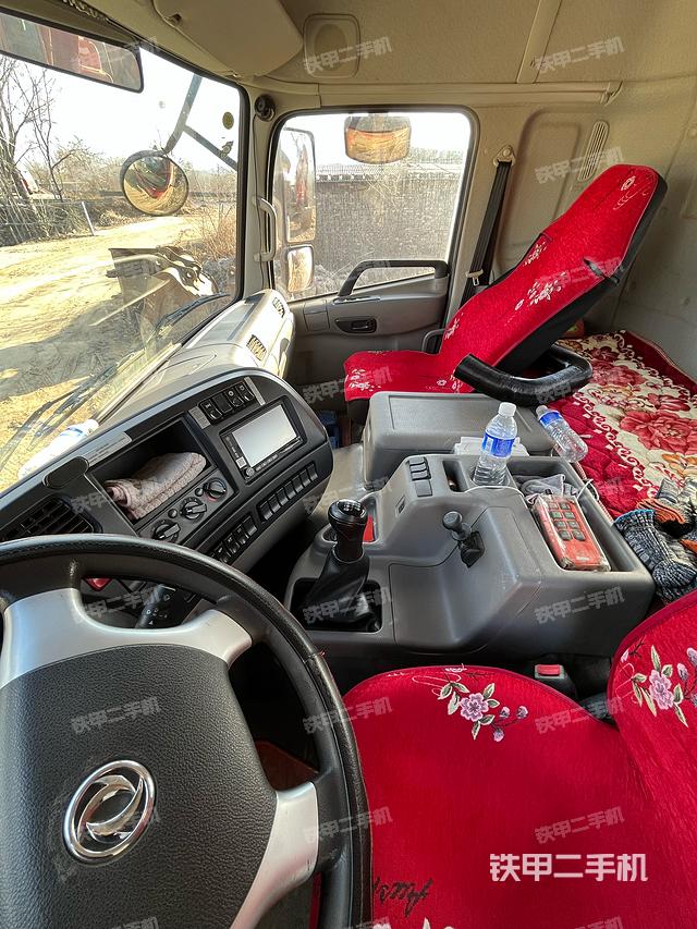 驾驶室操作台（设备外观及核心部件）