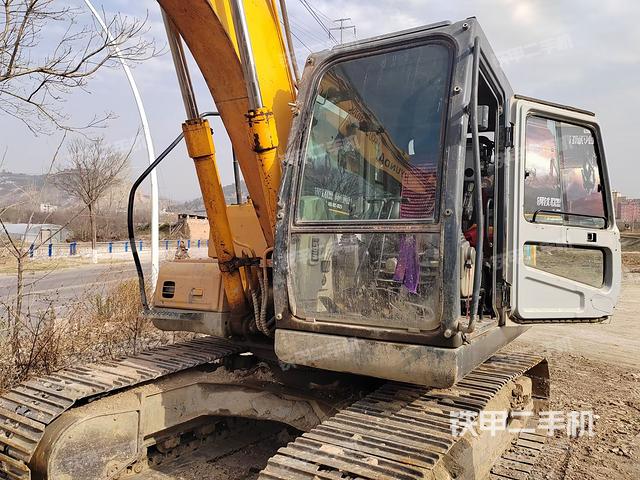 驾驶室整体（整机外观）