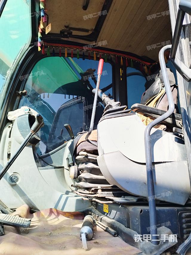 驾驶室整体（整机外观）