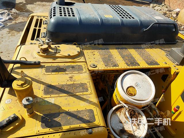 驾驶室顶部（整机外观）