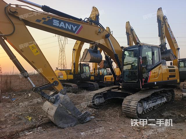 三一重工SY235H挖掘机