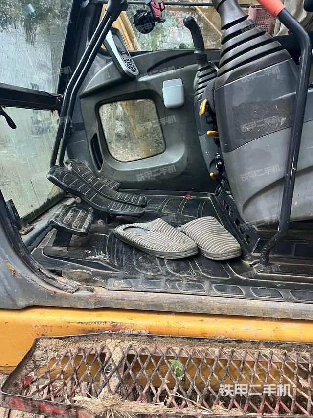 驾驶室整体（整机外观）