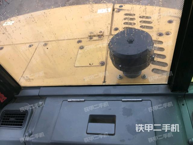 后窗玻璃角标（驾驶室部分）