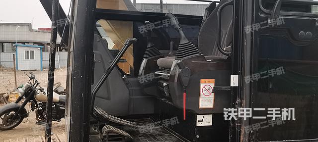 驾驶室整体（整机外观）