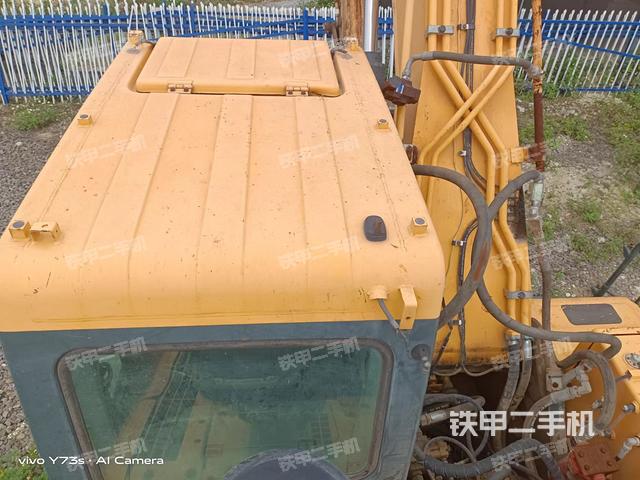 驾驶室顶部（整机外观）