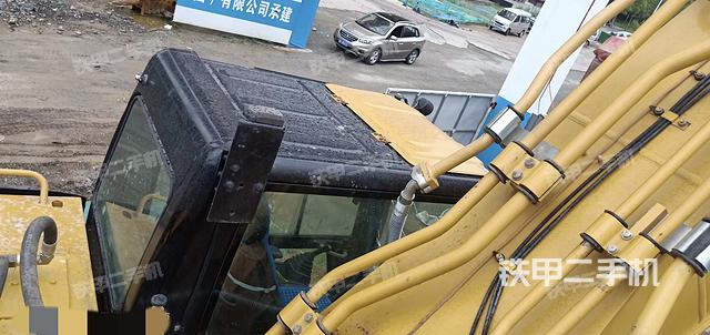 驾驶室顶部（整机外观）