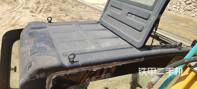 驾驶室顶部（整机外观）