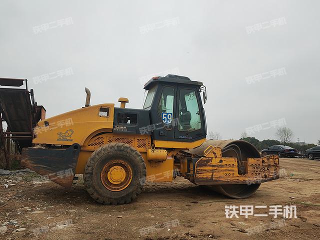 整机左侧（设备外观及核心部件）