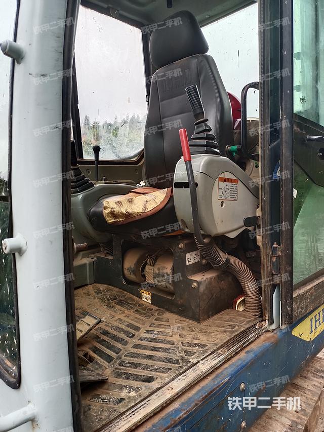 驾驶室整体（整机外观）