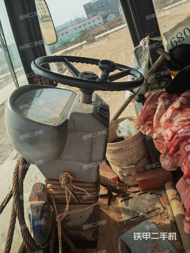 驾驶室操作台（设备外观及核心部件）