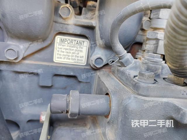 回转马达和主控阀（整机外观）