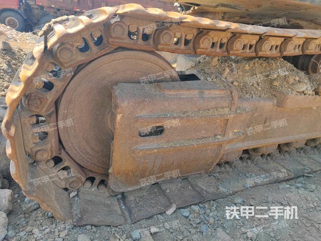 左側(cè)履帶整體?（行走機(jī)構(gòu)）