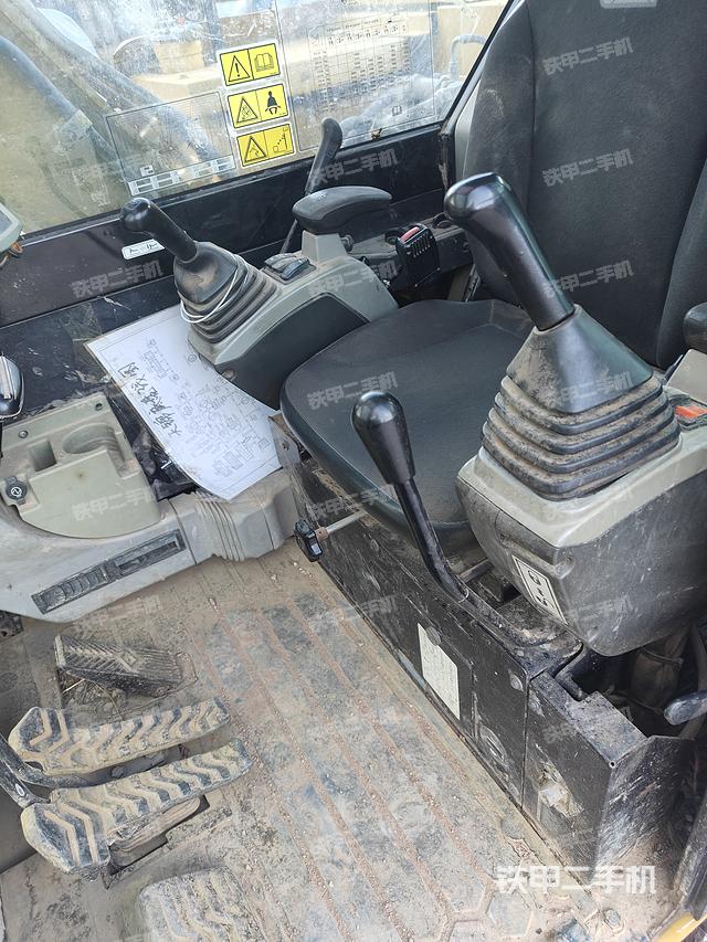 驾驶室整体（整机外观）