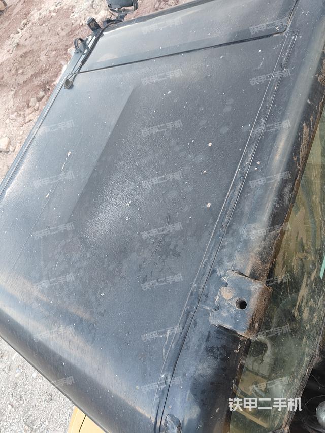 驾驶室顶部（整机外观）