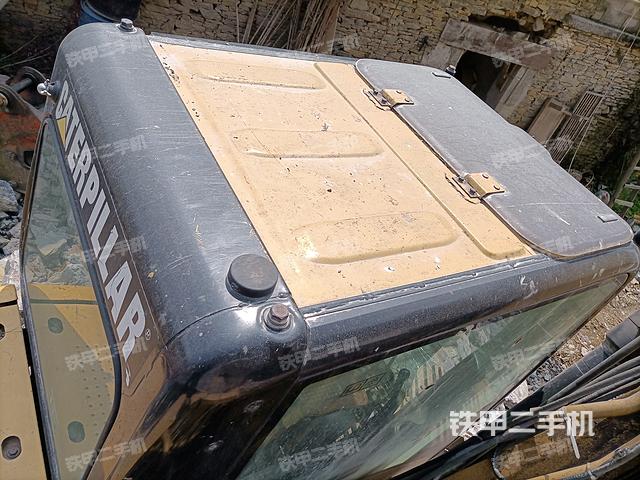 驾驶室顶部（整机外观）