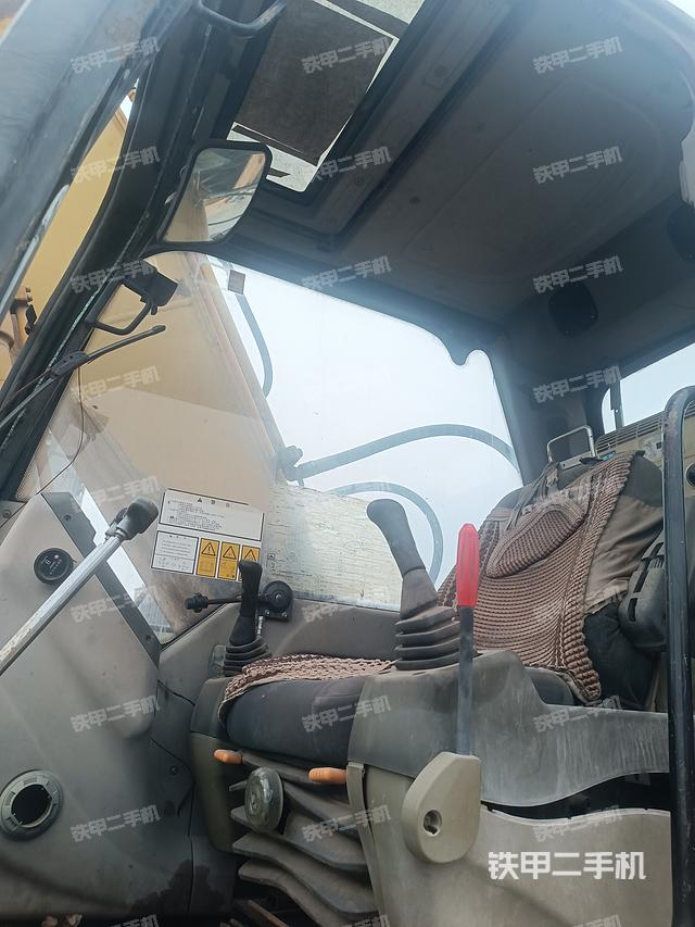 驾驶室整体（整机外观）