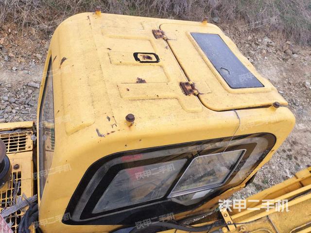 驾驶室顶部（整机外观）