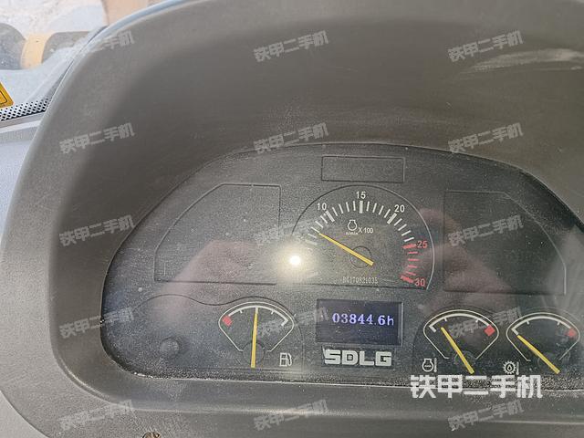 驾驶室操作台（整机外观及大件）