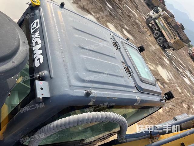 驾驶室顶部（整机外观）