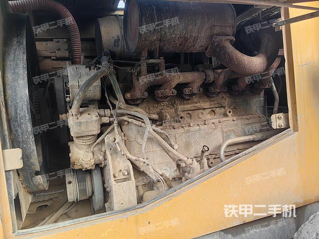 发动机右侧（整机外观及大件）