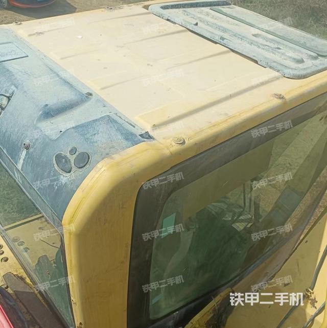 驾驶室顶部（整机外观）