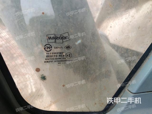 后窗玻璃角标（驾驶室部分）