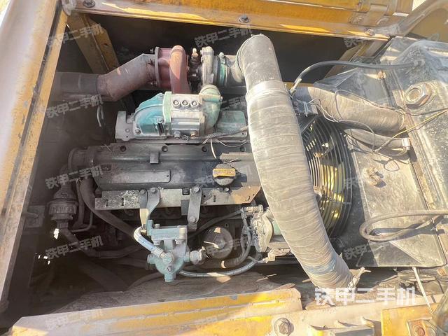 回转马达和主控阀（整机外观）