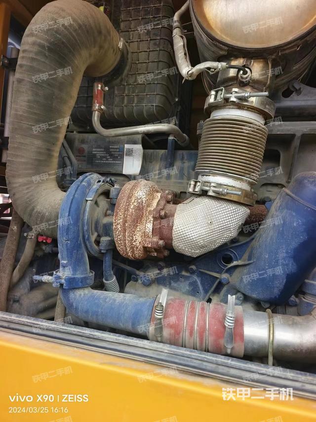 发动机右侧（整机外观及大件）