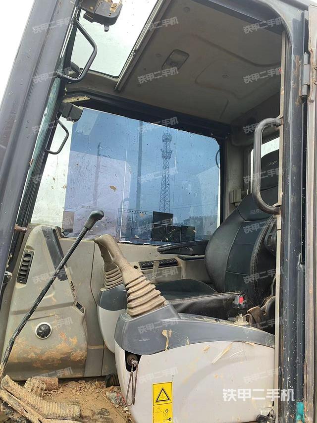 驾驶室整体（整机外观）