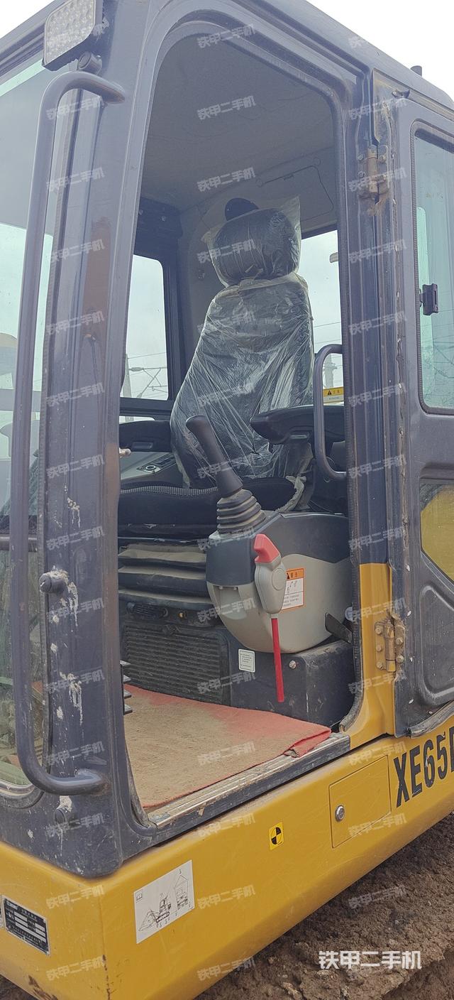 驾驶室整体（整机外观）