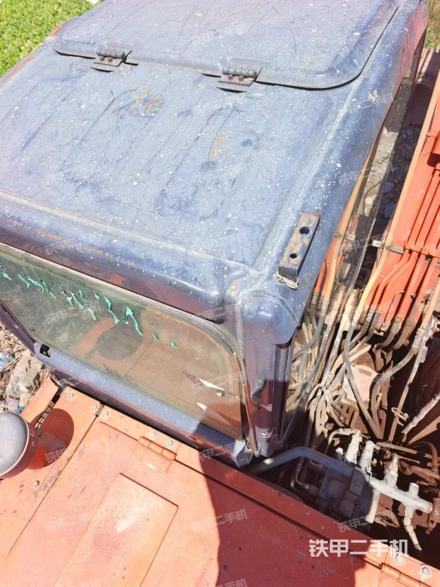 驾驶室顶部（整机外观）