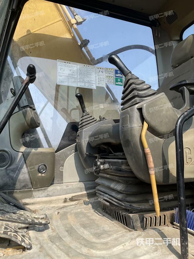 驾驶室整体（整机外观）