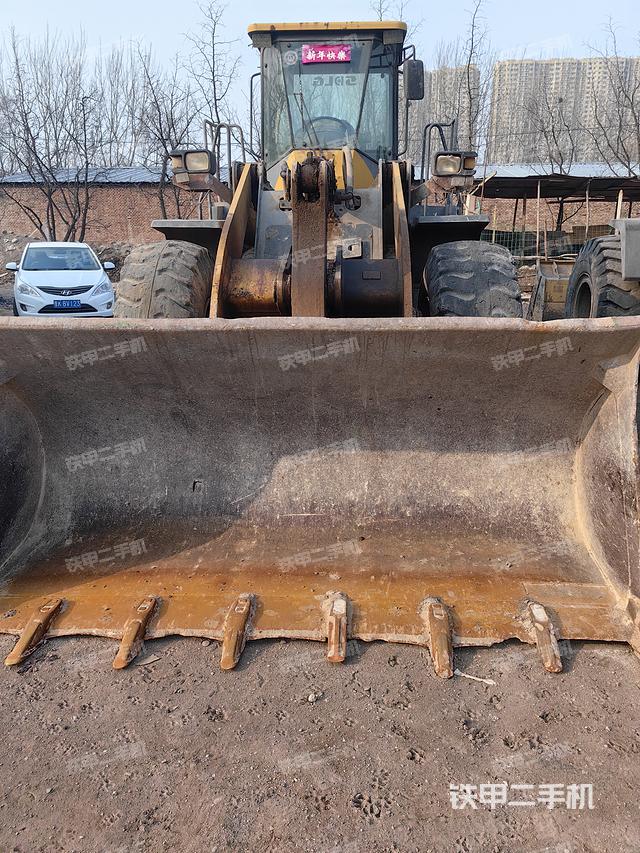 发动机左侧（整机外观及大件）