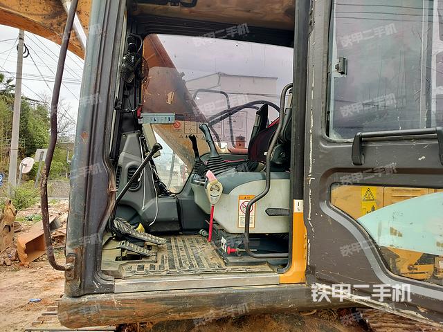 驾驶室整体（整机外观）