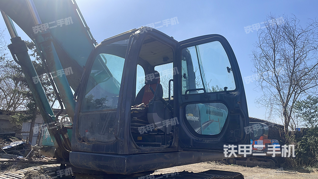 驾驶室整体（整机外观）