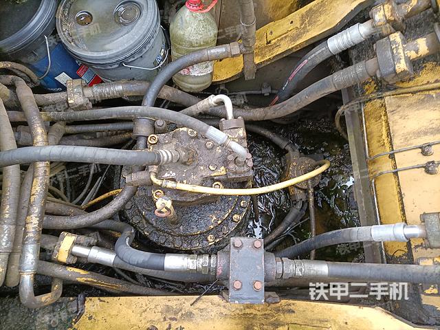 回转马达和主控阀（整机外观）