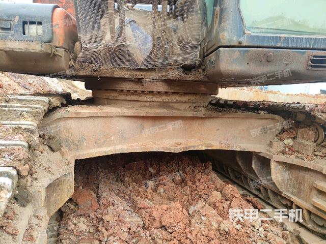 转盘和下车架正前（工作和回转装置）