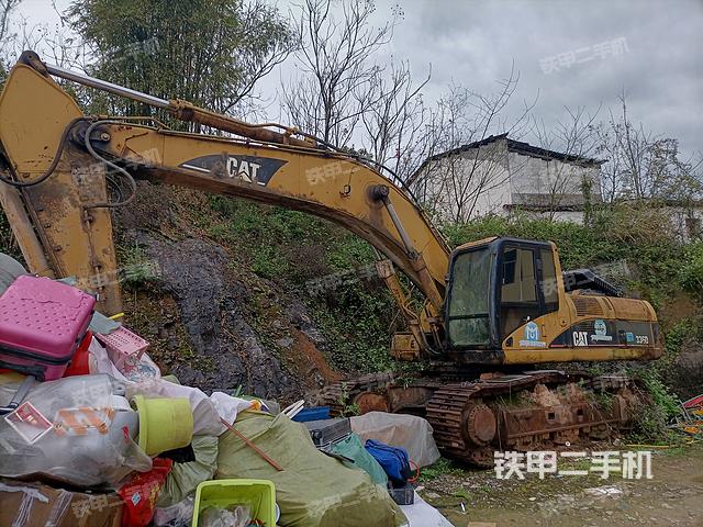 卡特彼勒330C挖掘机