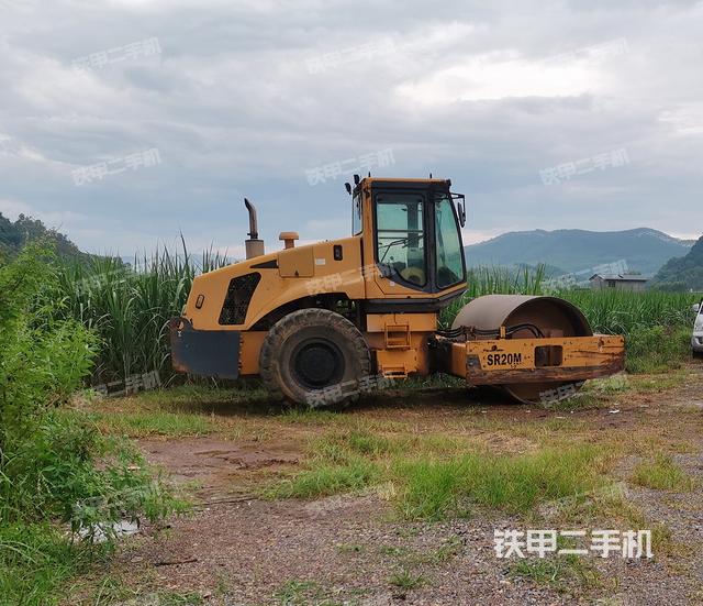 整机右侧（设备外观及核心部件）