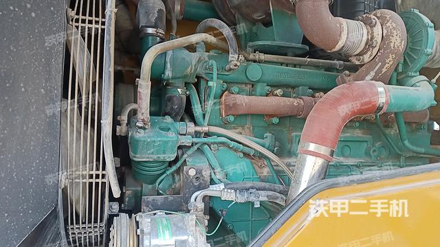 发动机右侧（整机外观及大件）