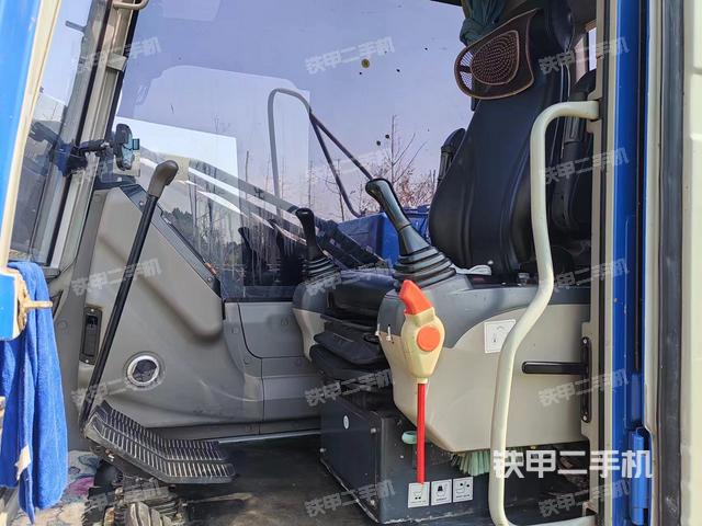 驾驶室整体（整机外观）