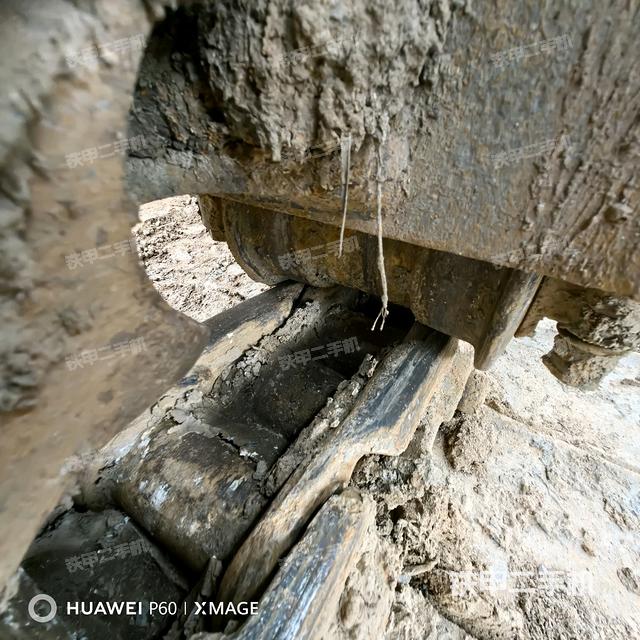 右側(cè)行走馬達(dá)蓋板（行走機構(gòu)）