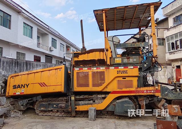 整机右侧（设备外观及核心部件）