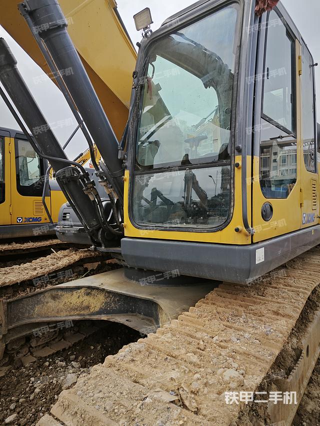 驾驶室整体（整机外观）