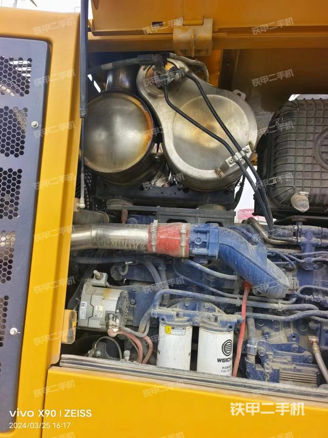 发动机左侧（整机外观及大件）