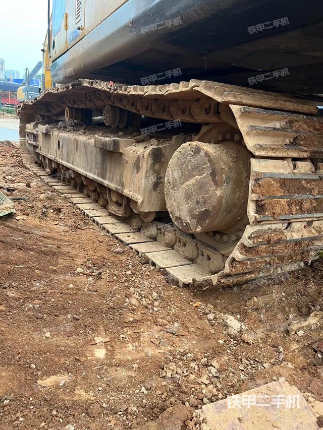 单侧履带整体（整机外观）