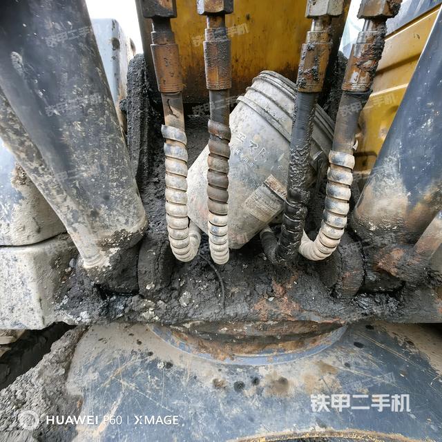 大臂背部俯視（工作和回轉(zhuǎn)裝置）