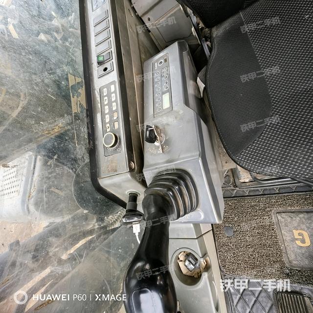 座椅右側(cè)控制臺/鑰匙門/油門/含右手柄（駕駛室部分）