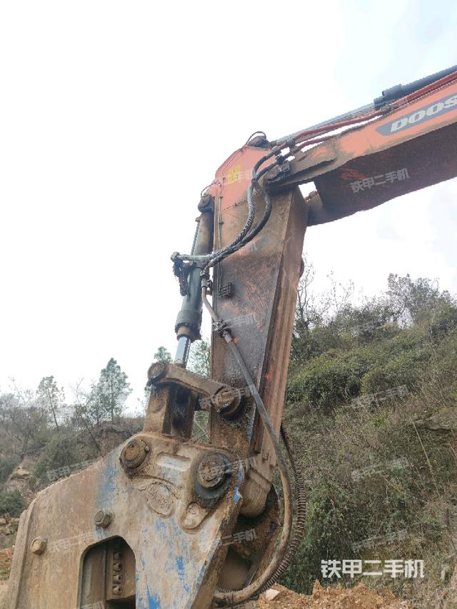 小臂整体左后（工作和回转装置）