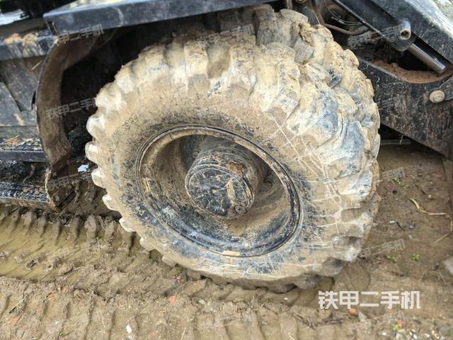 右驱动轮（行走机构）